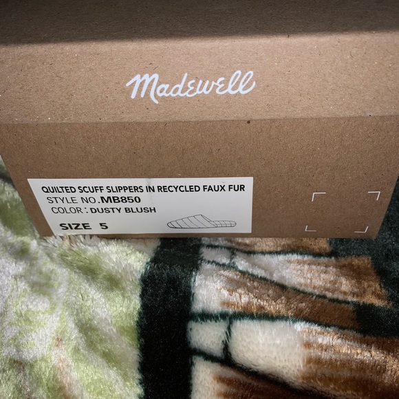 New slides have 4 pairs - Picture 4 of 4